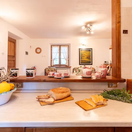 Mimma Orecchiella Chalet *